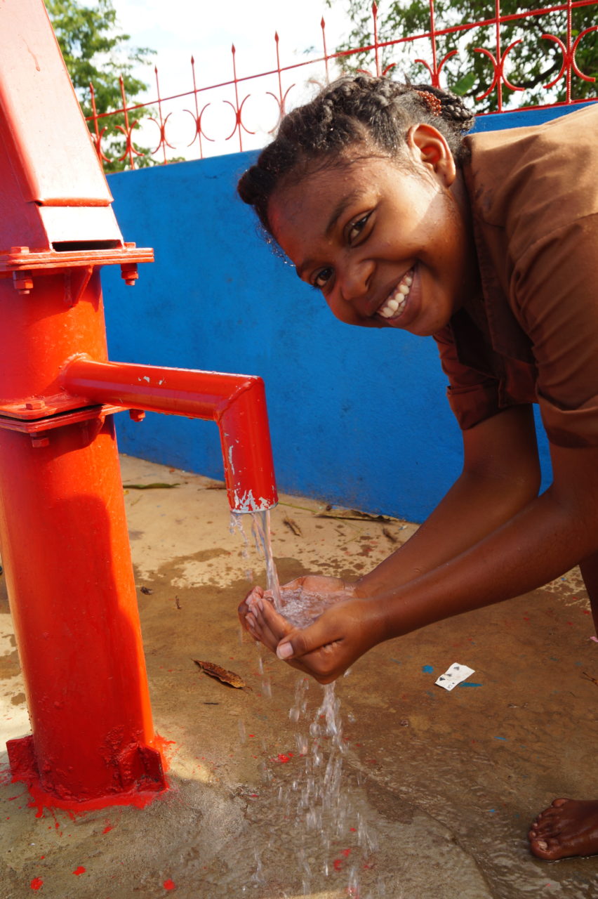 studnia dostęp do czystej wody  Madagaskar