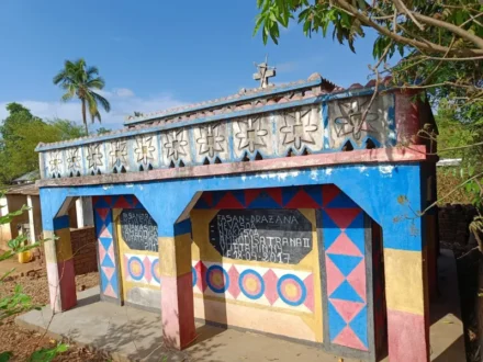 madagaskar-podroze-groby1